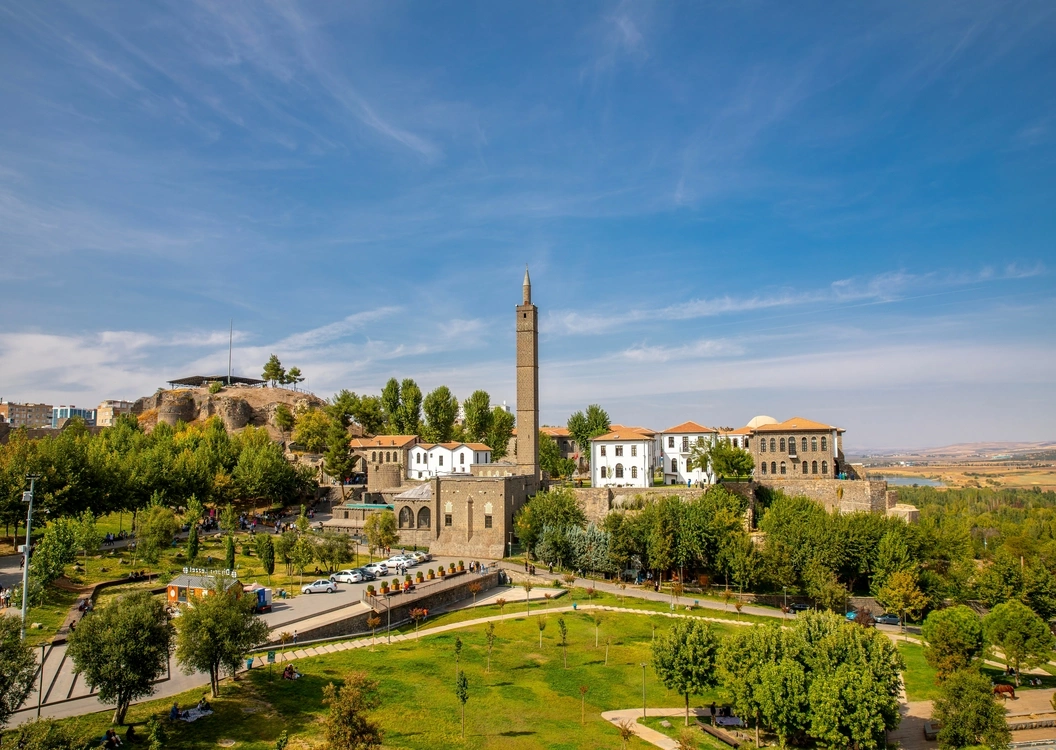 diyarbakir-gezilecek-yerler-tarihi-surici-rehberi