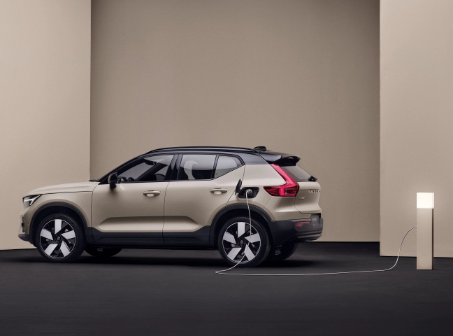 AVIS Ayrıcalığıyla Elektrikli Dönüşüm: Volvo EX40 Kurumsal Kiralamada Sadece 65.000 TL + KDV